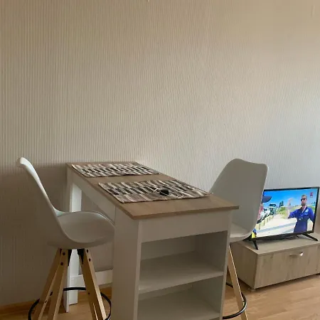 アパート Aspen Heights 308 ラズロク